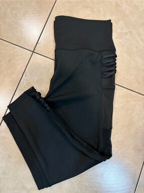 Women’s Black Capri Leggings with Side Cutout Detail